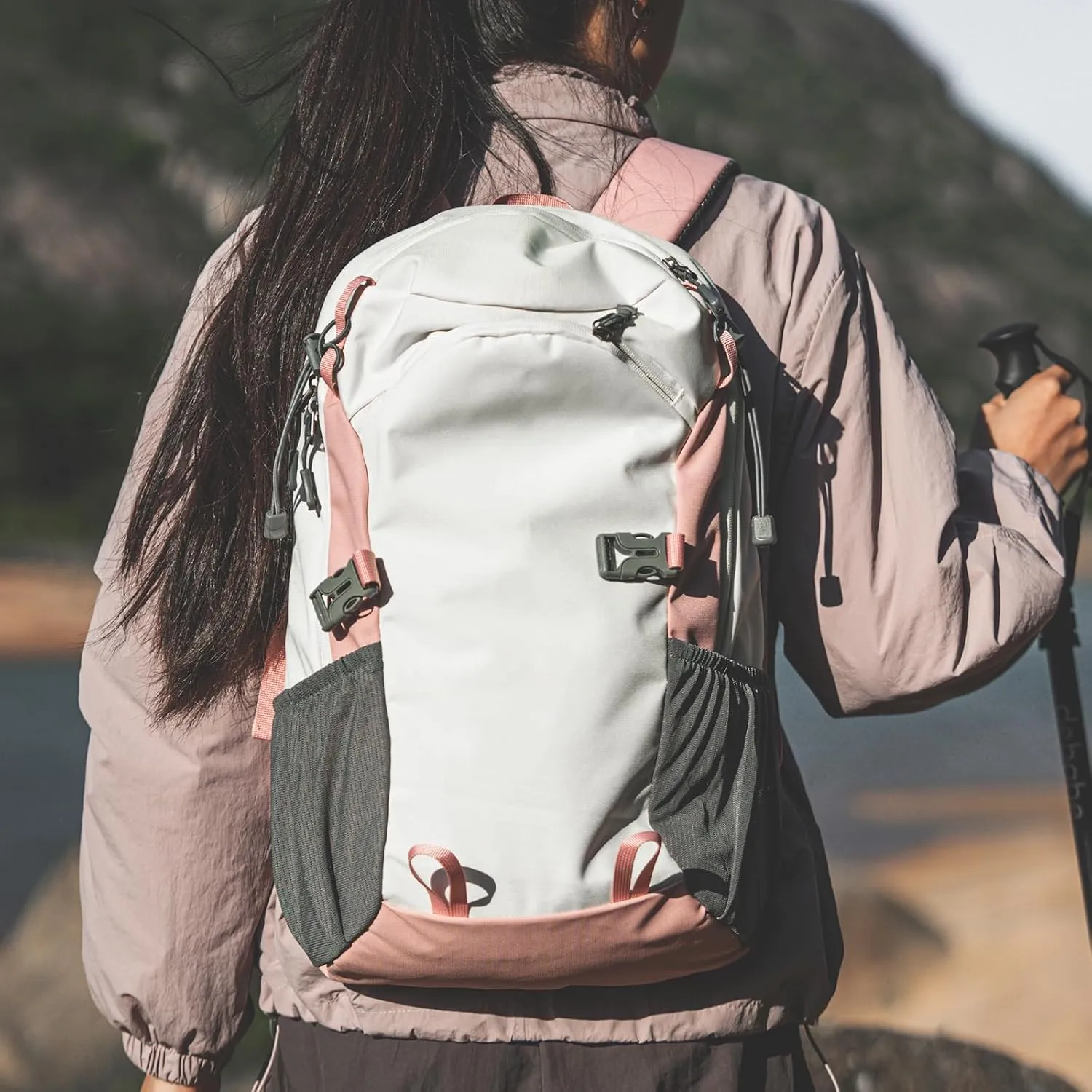 20L Small Hiking Backpack Lightweight, Waterproof Outdoor Hiking Daypack with Padded Shoulder Strap & Back Support, Casual Walking Bag for Women, Pink