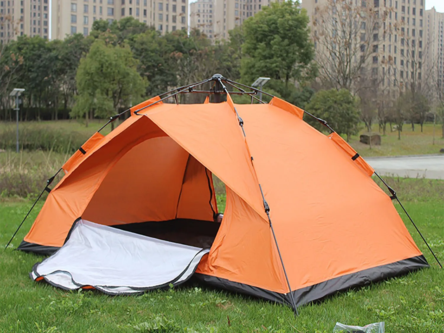 Automatically   Tent MOT-A02