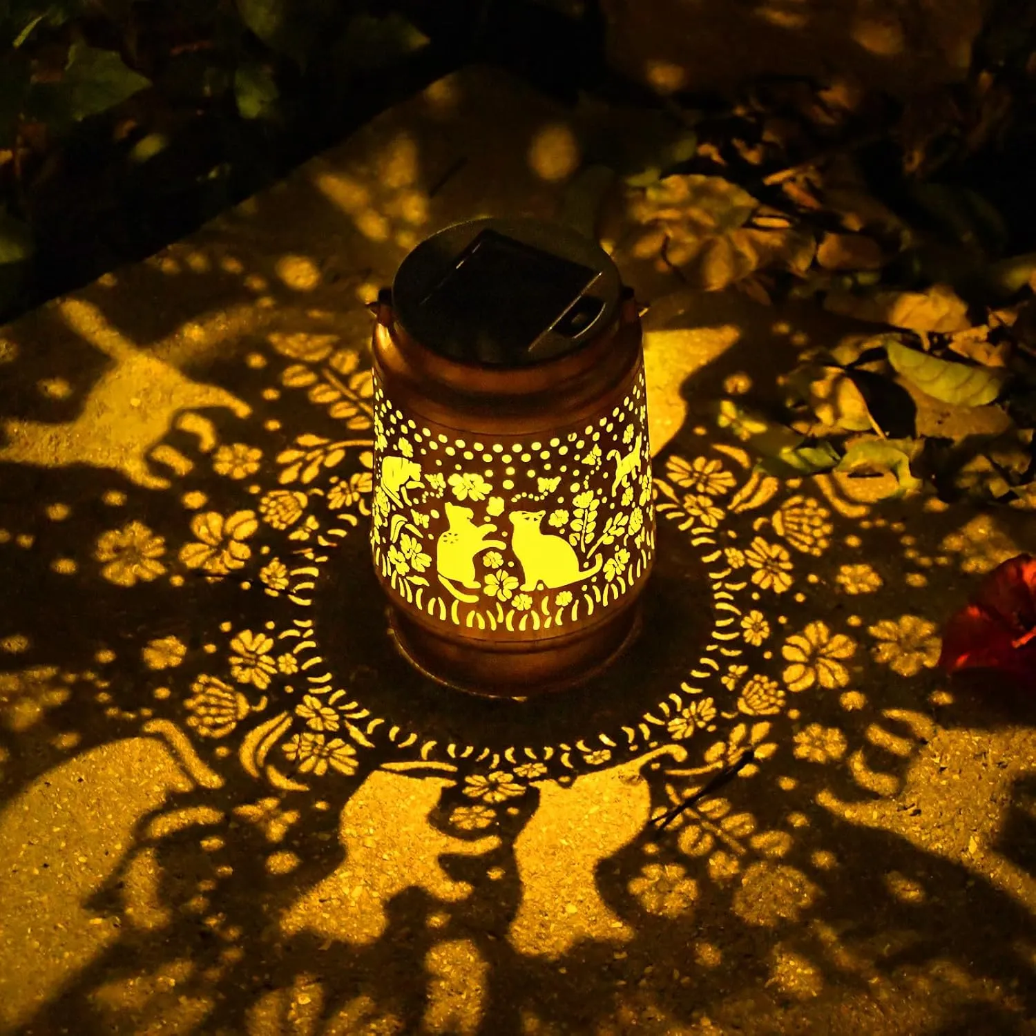Cat Lover Gifts for Mom Women Gift Cat Solar Lantern Outdoor Birthaday Gifts for Mom Metal Decorative Lanterns for Yard Patio Lawn Solar Garden Decor