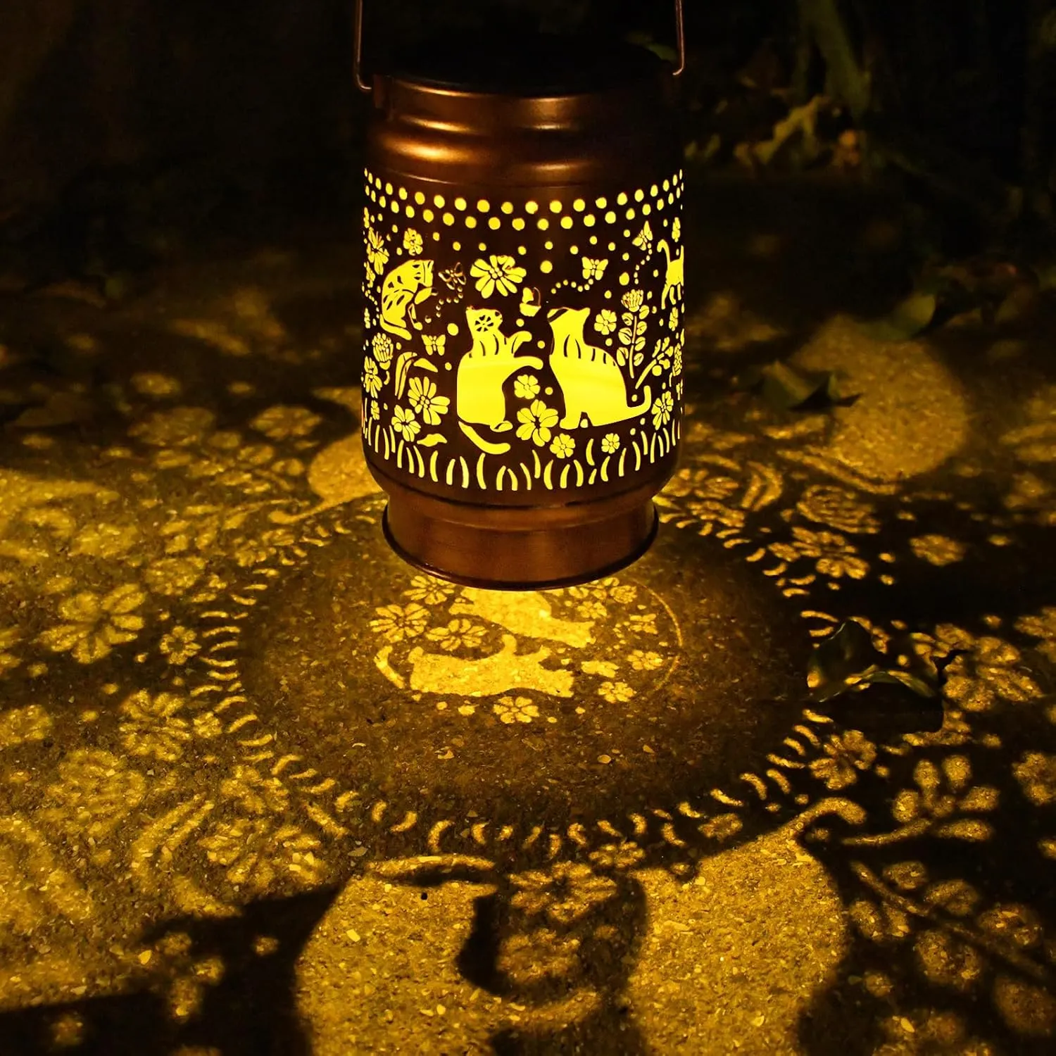 Cat Lover Gifts for Mom Women Gift Cat Solar Lantern Outdoor Birthaday Gifts for Mom Metal Decorative Lanterns for Yard Patio Lawn Solar Garden Decor