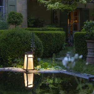 Les Jardins Tecka Solar Lantern