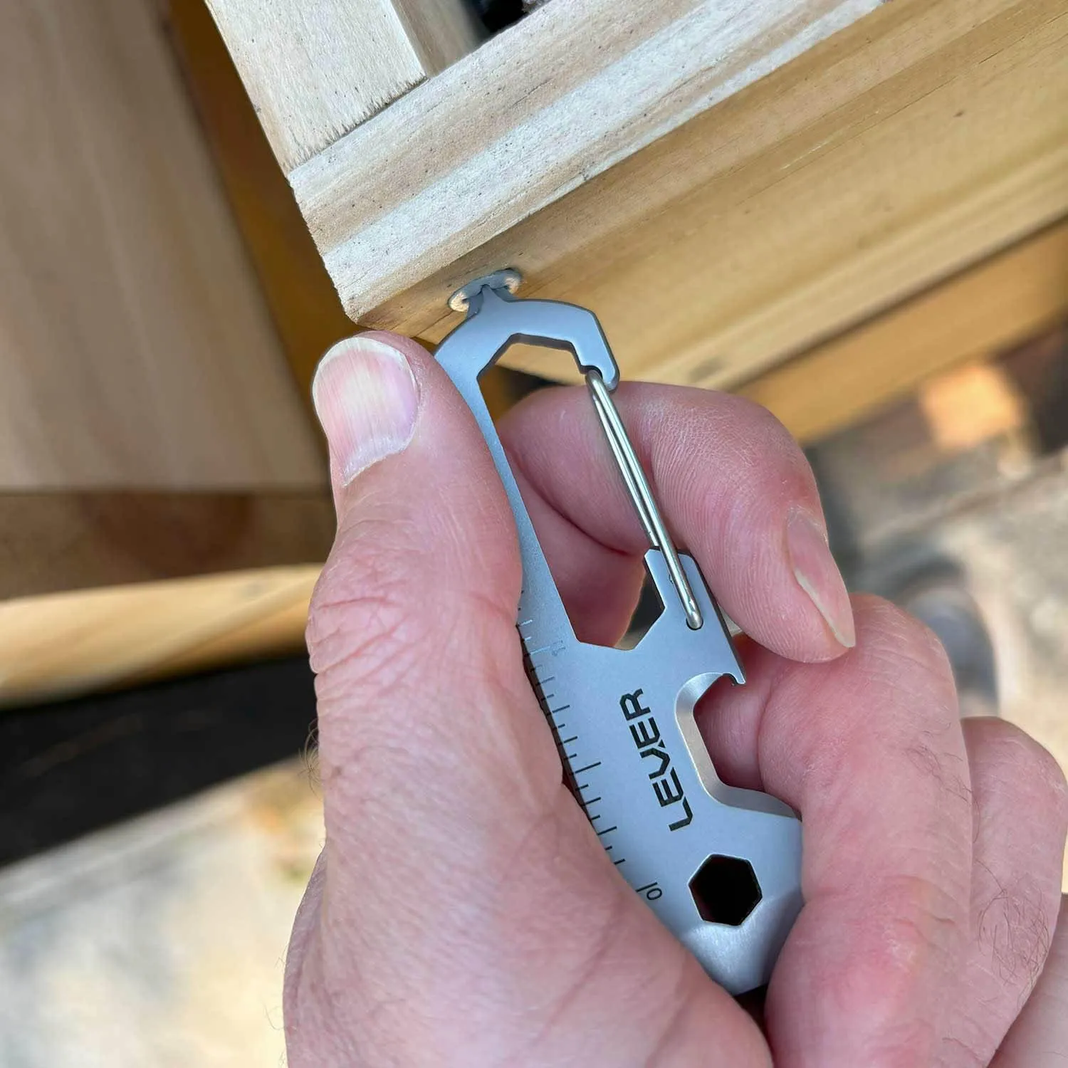 Lever Gear CLiP KT Carabiner Keychain Multitool | Beer Bottle Opener Keychain Screwdriver Multitool Carabiner For Keys | Mini Pry Bar, Box Opener EDC Multi Tool Key Chain Tool For Men