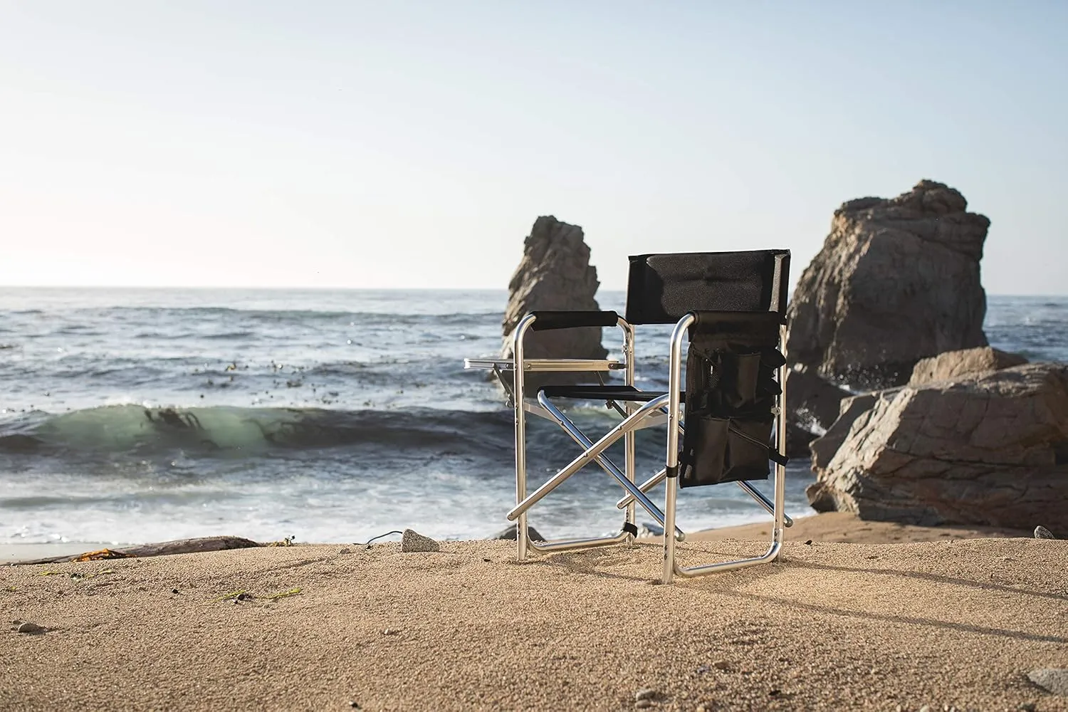 PICNIC TIME NFL Unisex-Adult NFL Sports Chair with Side Table, Beach Chair, Camp Chair for Adults