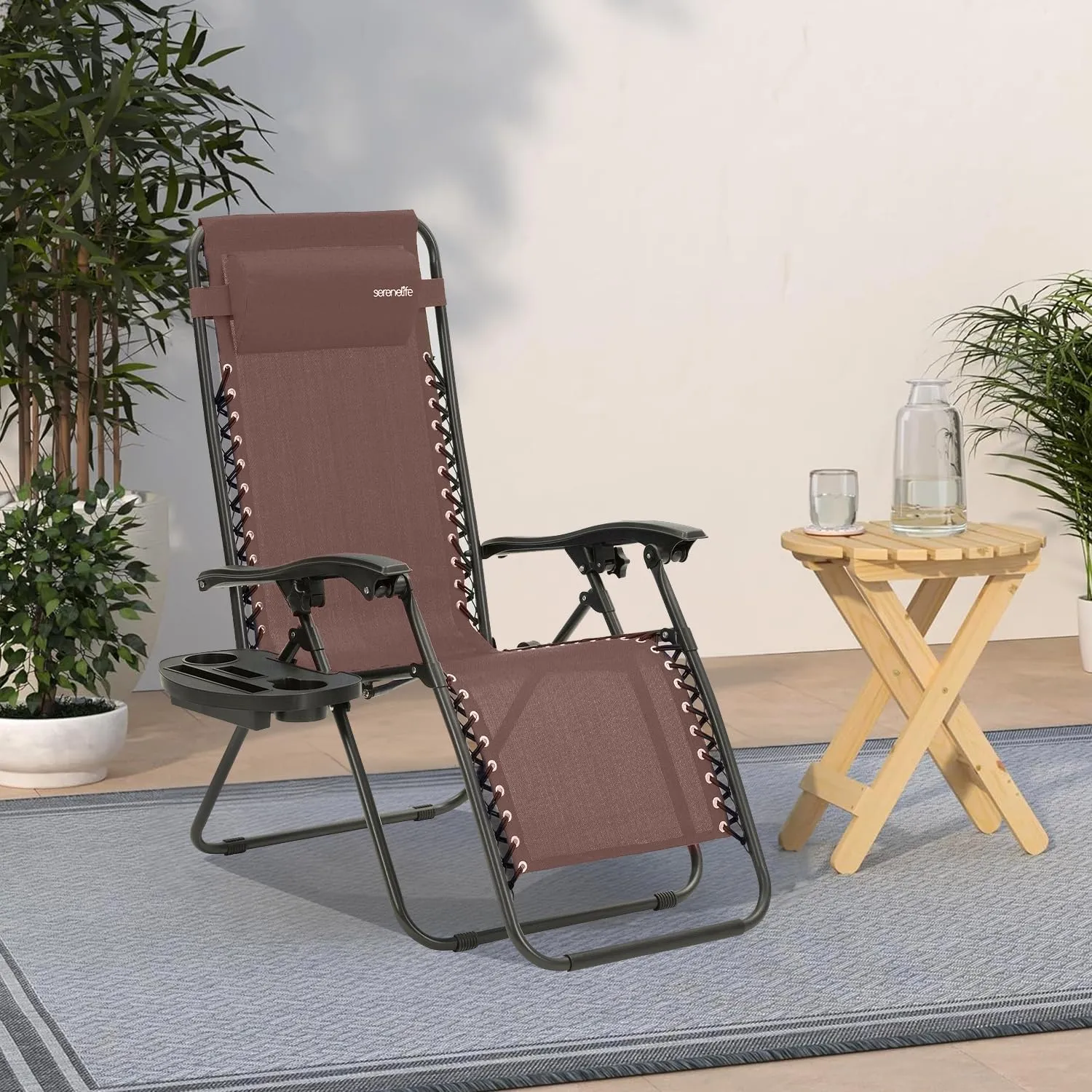 SereneLife Zero Gravity Outdoor Lounge Chairs Reclining Set of 2 – Folding Lawn Chairs with Side Table, Padded Headrest & Cup Holder – Adjustable Patio Chairs for Camping, Deck, Garden (Brown)