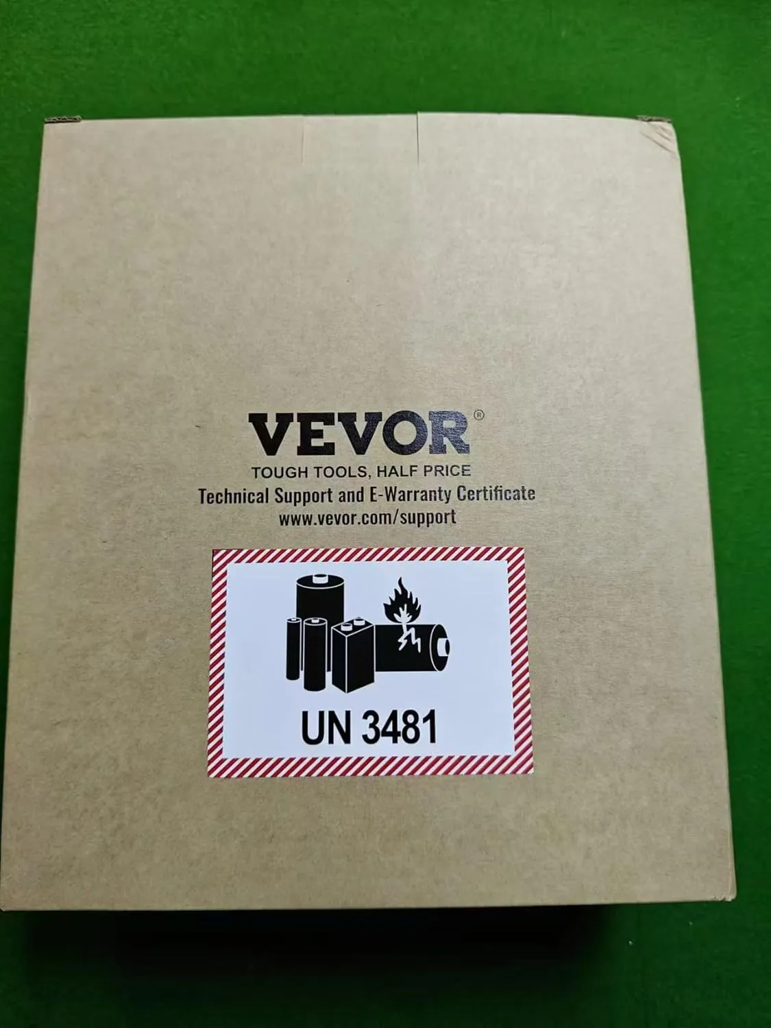 VEVOR Portable Fan Rechargeable 8 inch, Battery Powered Fan with LED Lantern, 4 Speeds Adjustable Portable Small Table Fan Personal, USB Battery Operated Fans for Travel Bedroom Home Camping Office